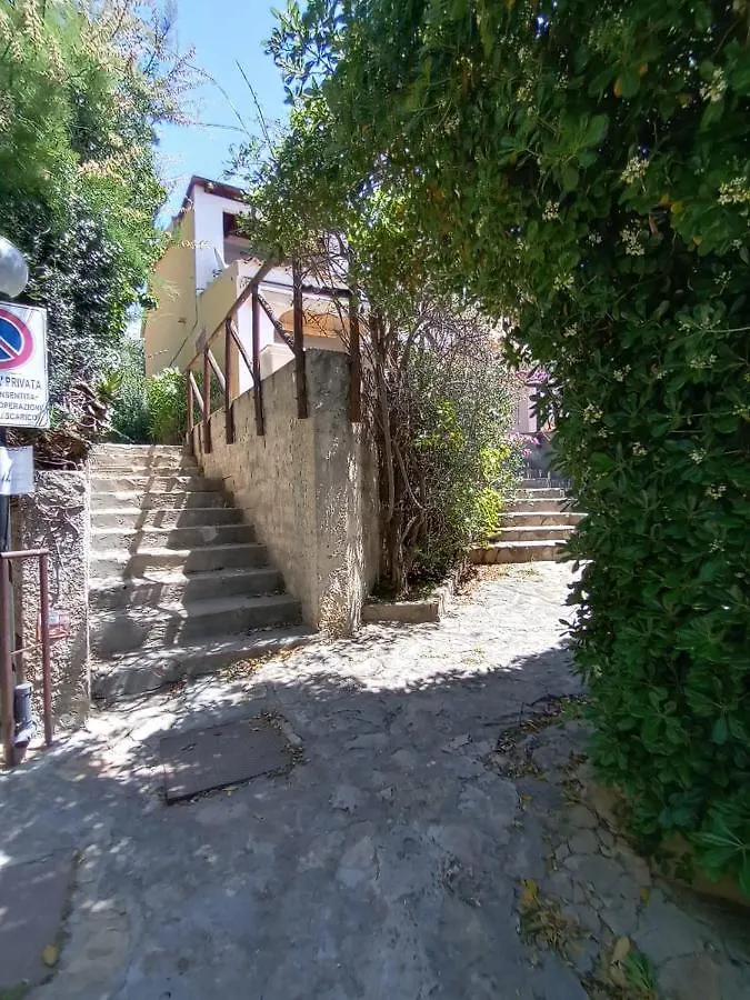 Casa vacanze Villa DomoMea - La Casa di Anna Marongiu